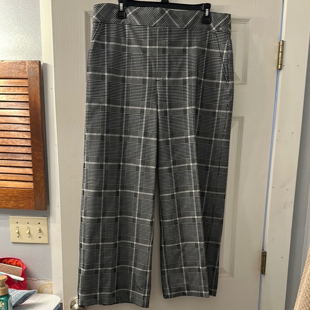 SPANX Black & Gray Plaid Cropped Dress Pants Size 1X